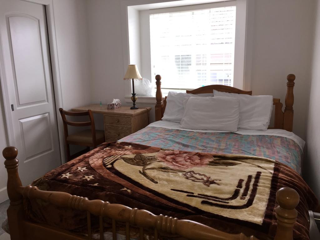 White House Bed And Breakfast แวนคูเวอร์ ภายนอก รูปภาพ
