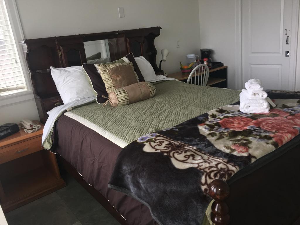 White House Bed And Breakfast แวนคูเวอร์ ภายนอก รูปภาพ