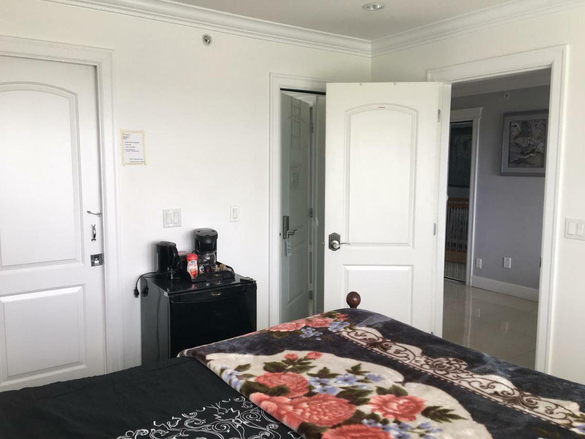 White House Bed And Breakfast แวนคูเวอร์ ภายนอก รูปภาพ